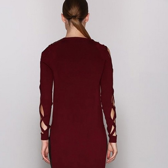 Long Sleeve Top with Crisscross Sleeve Pattern - Picture 4 of 7